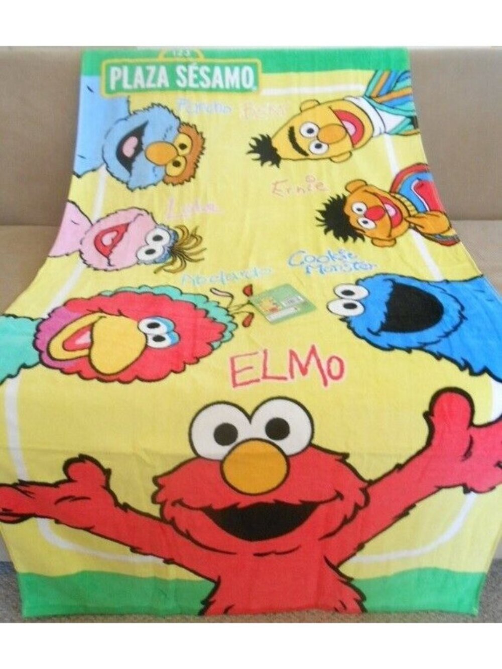 New Sesame Street Elmo Amigos Lola Bert Ernie Large Bath Beach Pool Gift Towel